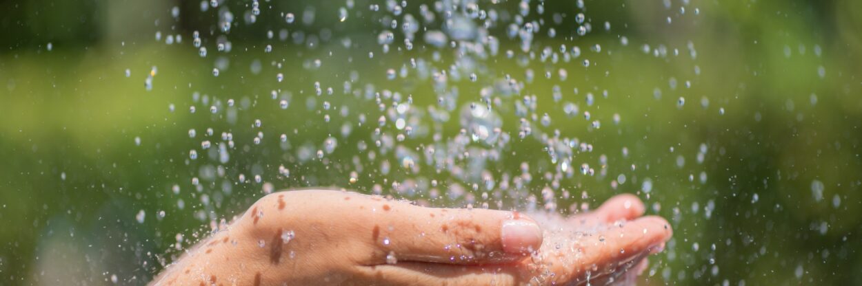 Apa: la ce ne foloseste sa ne conectam cu ea?