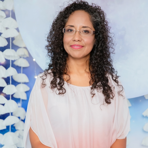 Claudia Jimeno Facilitator de crestere constienta prin ascultarea de sine